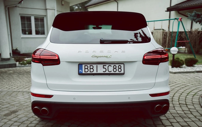 Porsche Cayenne cena 177900 przebieg: 83900, rok produkcji 2016 z Białystok małe 301